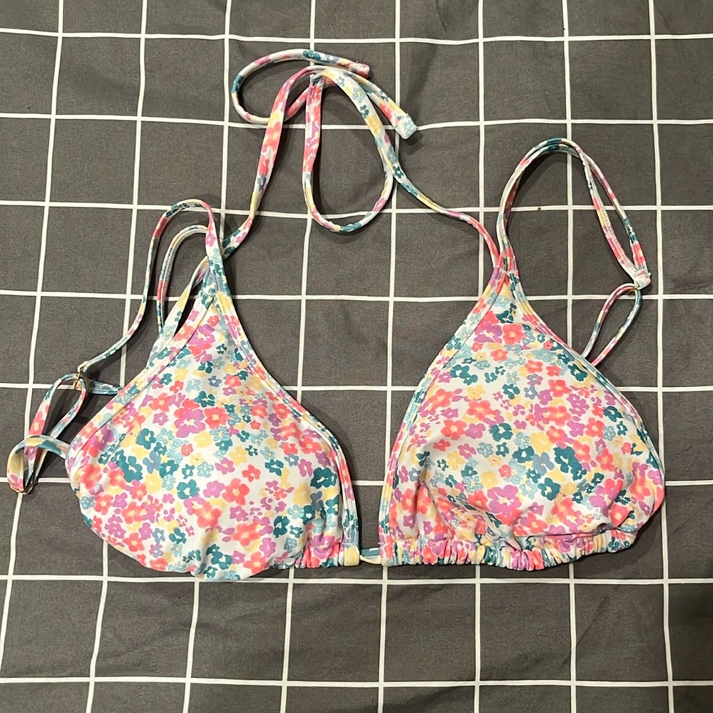 Xhiliaration white multi color floral bikini top. Size L.